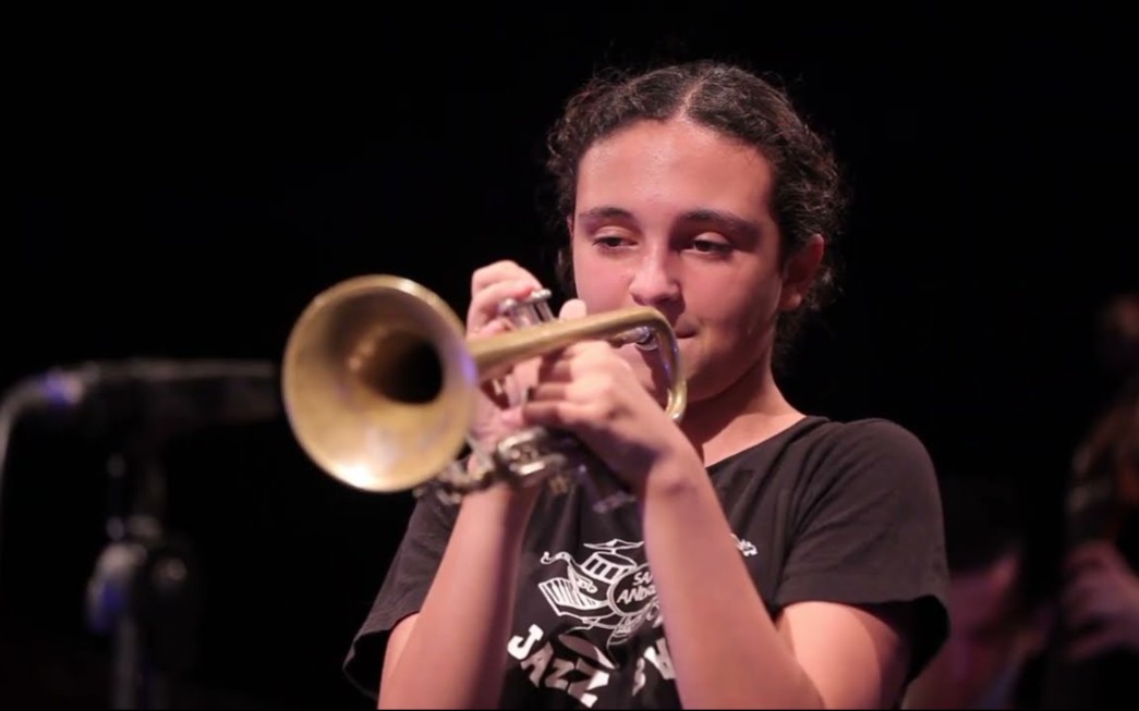 [图]【爵士】烟雾弥漫你的眼睛 2020 《Smoke gets in your eyes》 SANT ANDREU JAZZ BAND