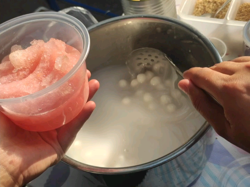 好吃好看的蜜桃冰汤圆