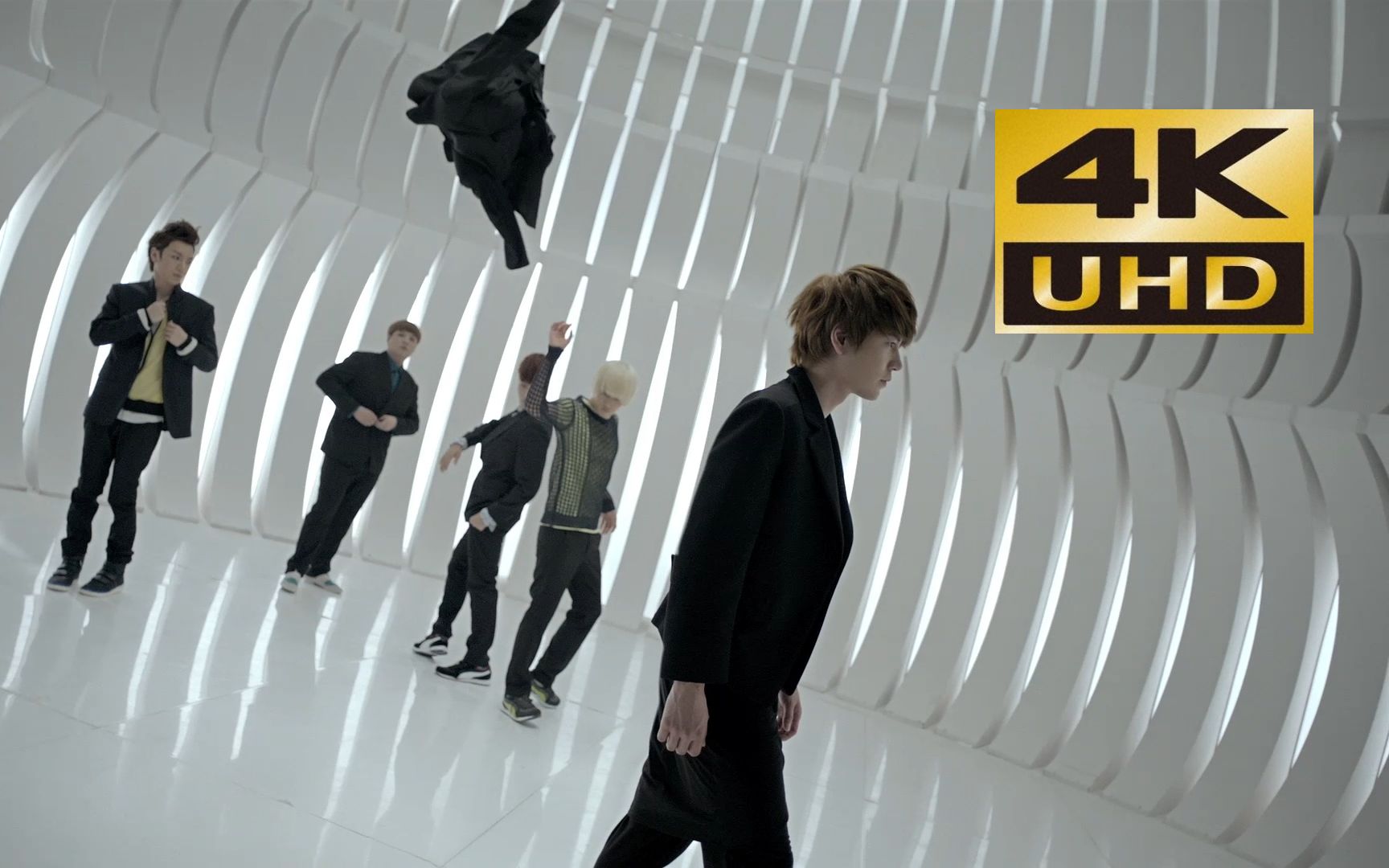 [图]【4K60FPS修复】Super Junior - Mr.Simple [MV]