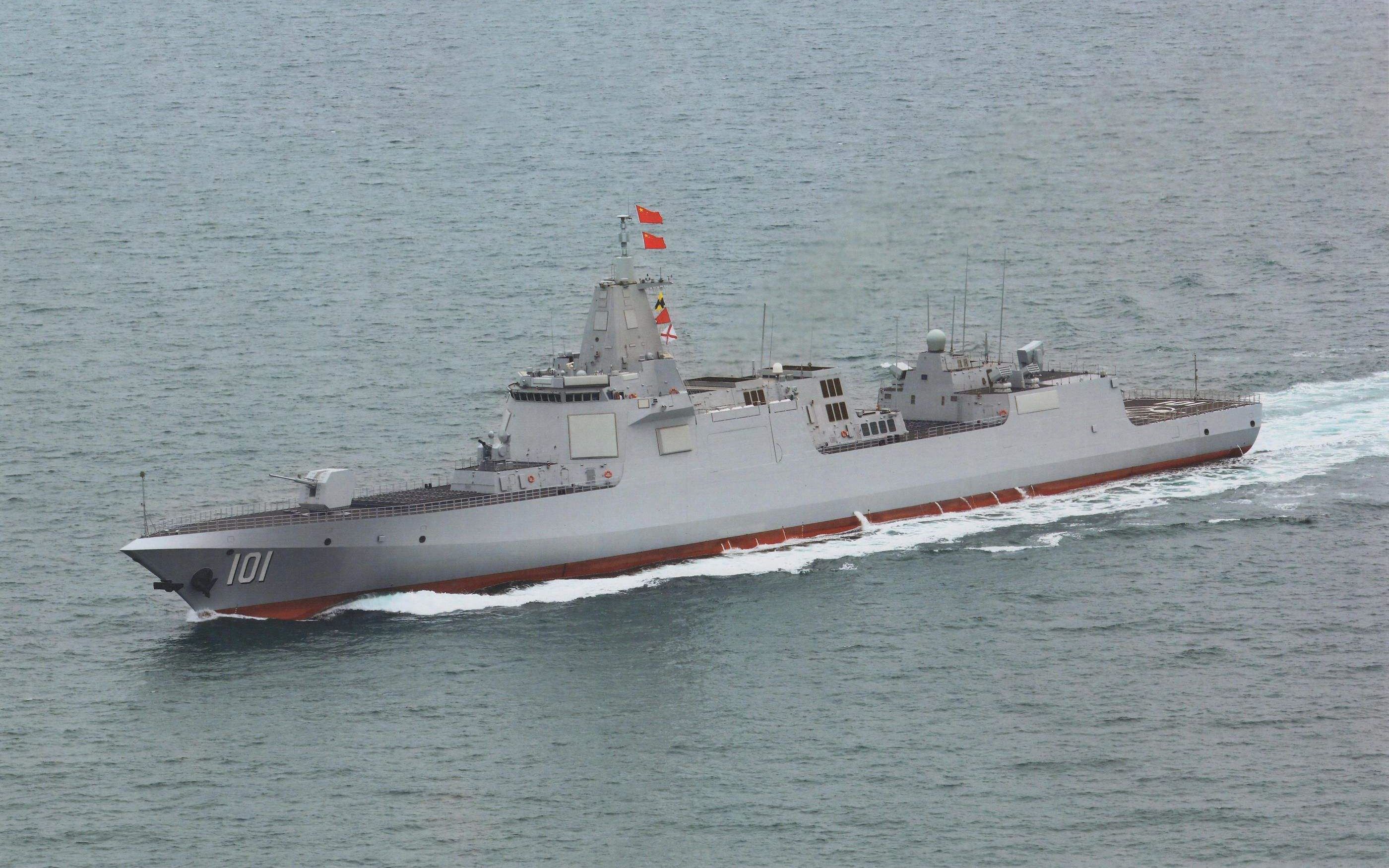 解放军万吨大驱"南昌舰"两能力首曝光,可探测低轨道卫星,130舰炮能发