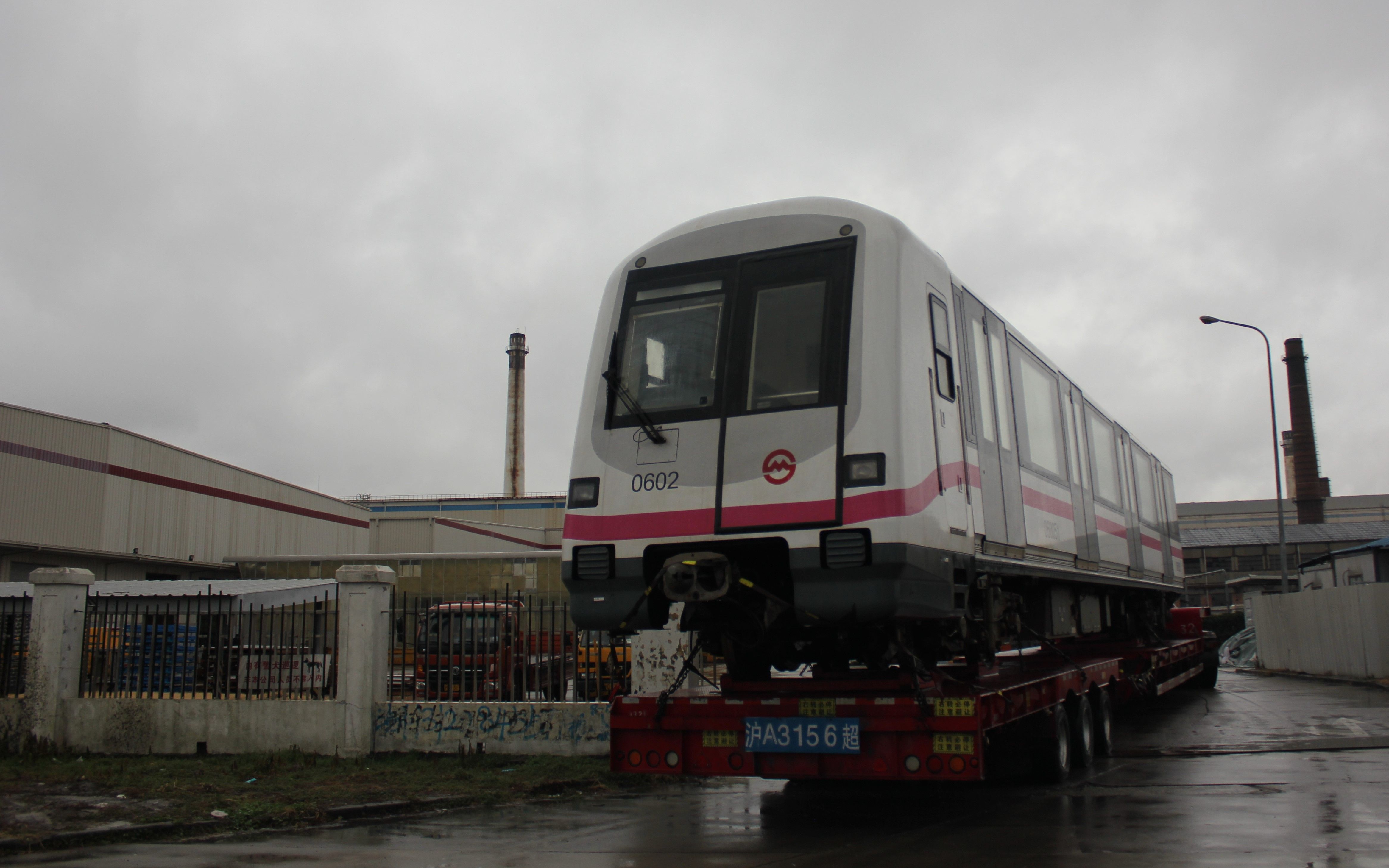 上海地铁六号线#602送抵上阿架修