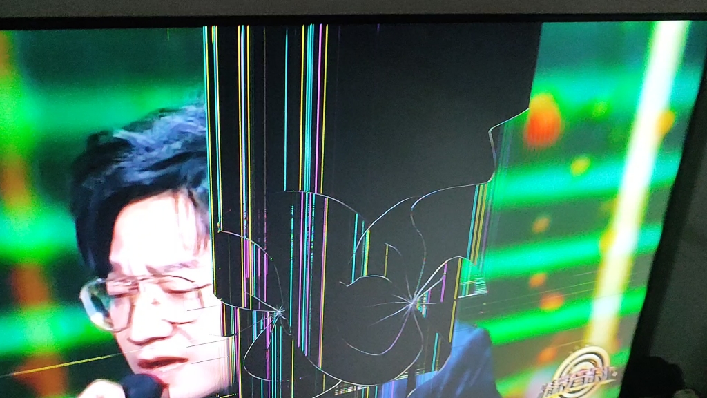 客厅小米电视花屏