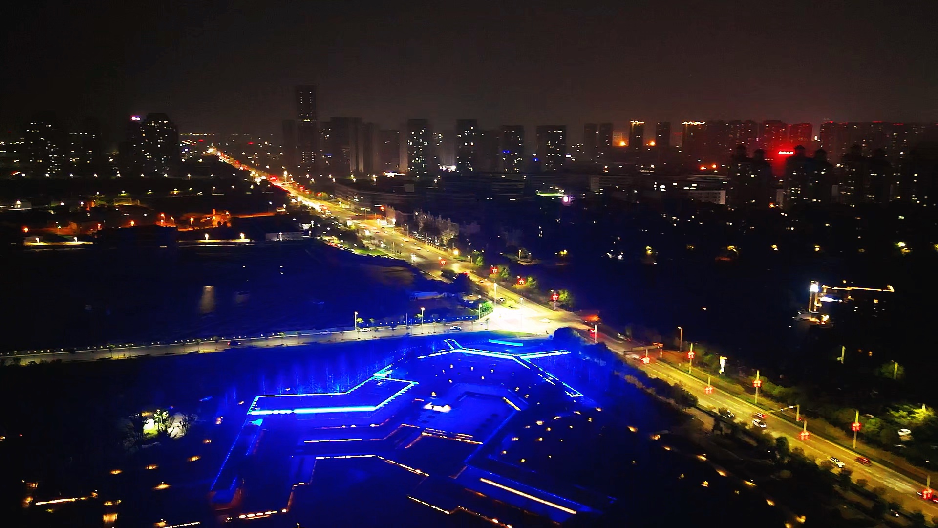 鱼尾洲夜景图片