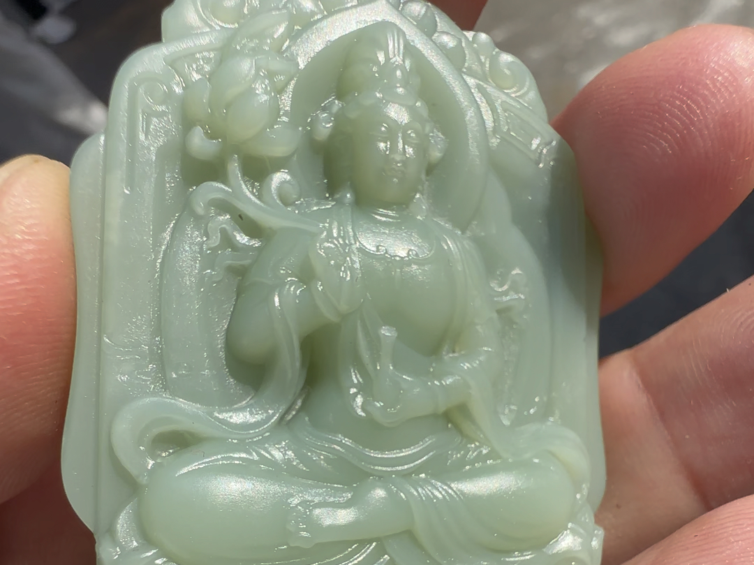 无结构和田玉碧玉粉青观音,机雕,主打就是真实