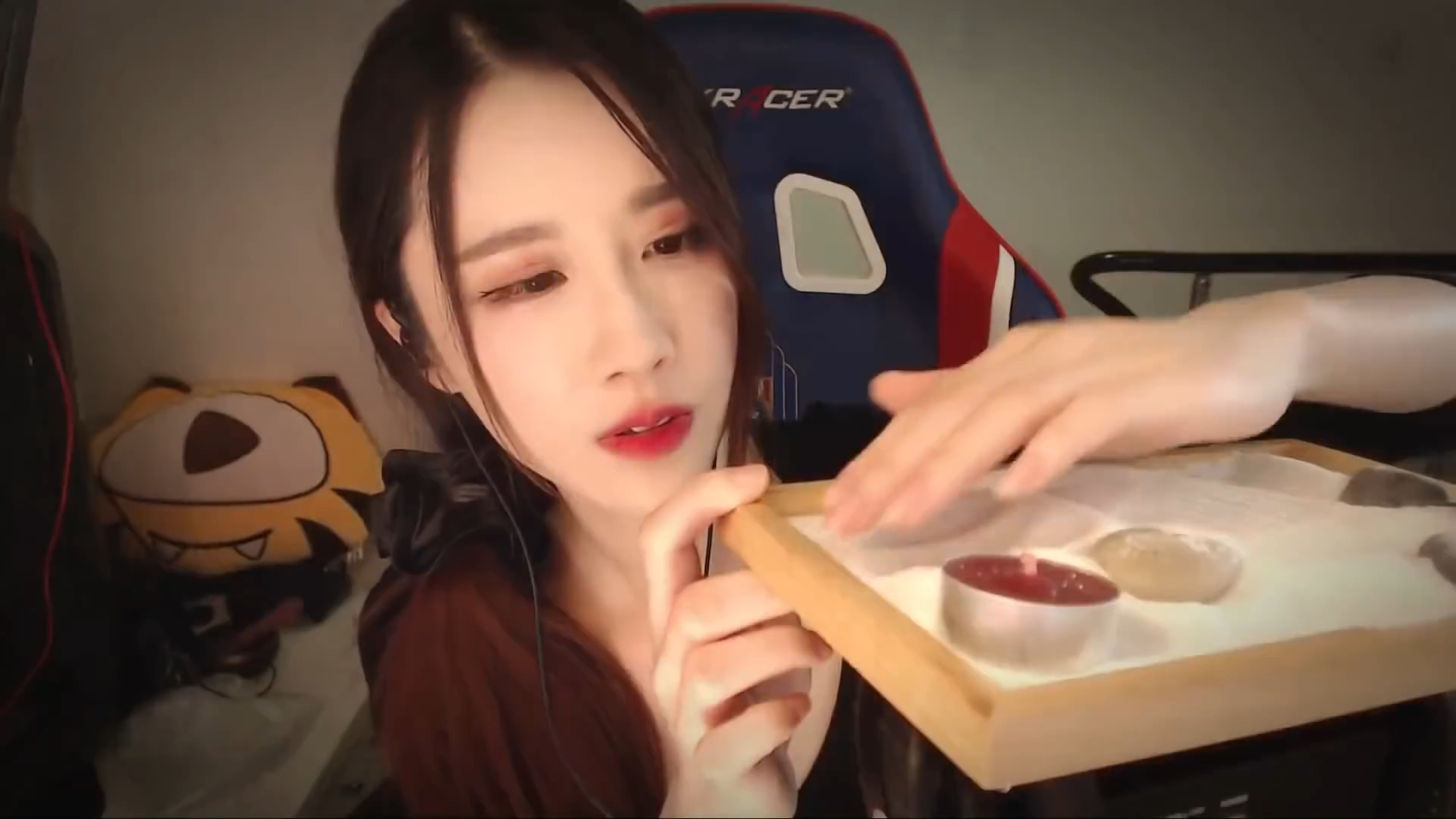 轩子玩沙泡沫视觉助眠保鲜膜海绵掏耳耳搔捏松果水压洗头光速抓挠哼唱