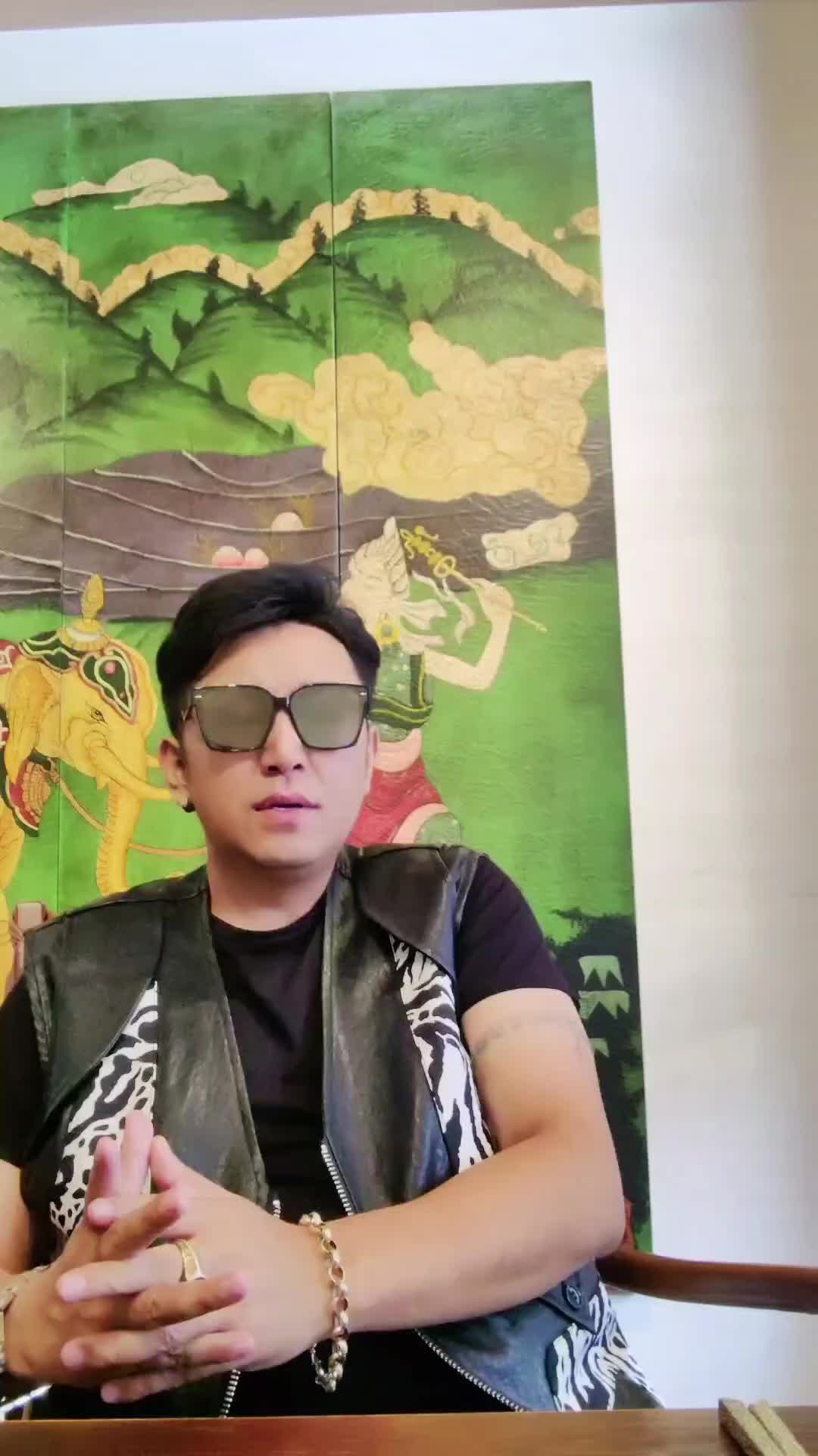 吹灭别人的灯你不会看见光根呷感言月亮