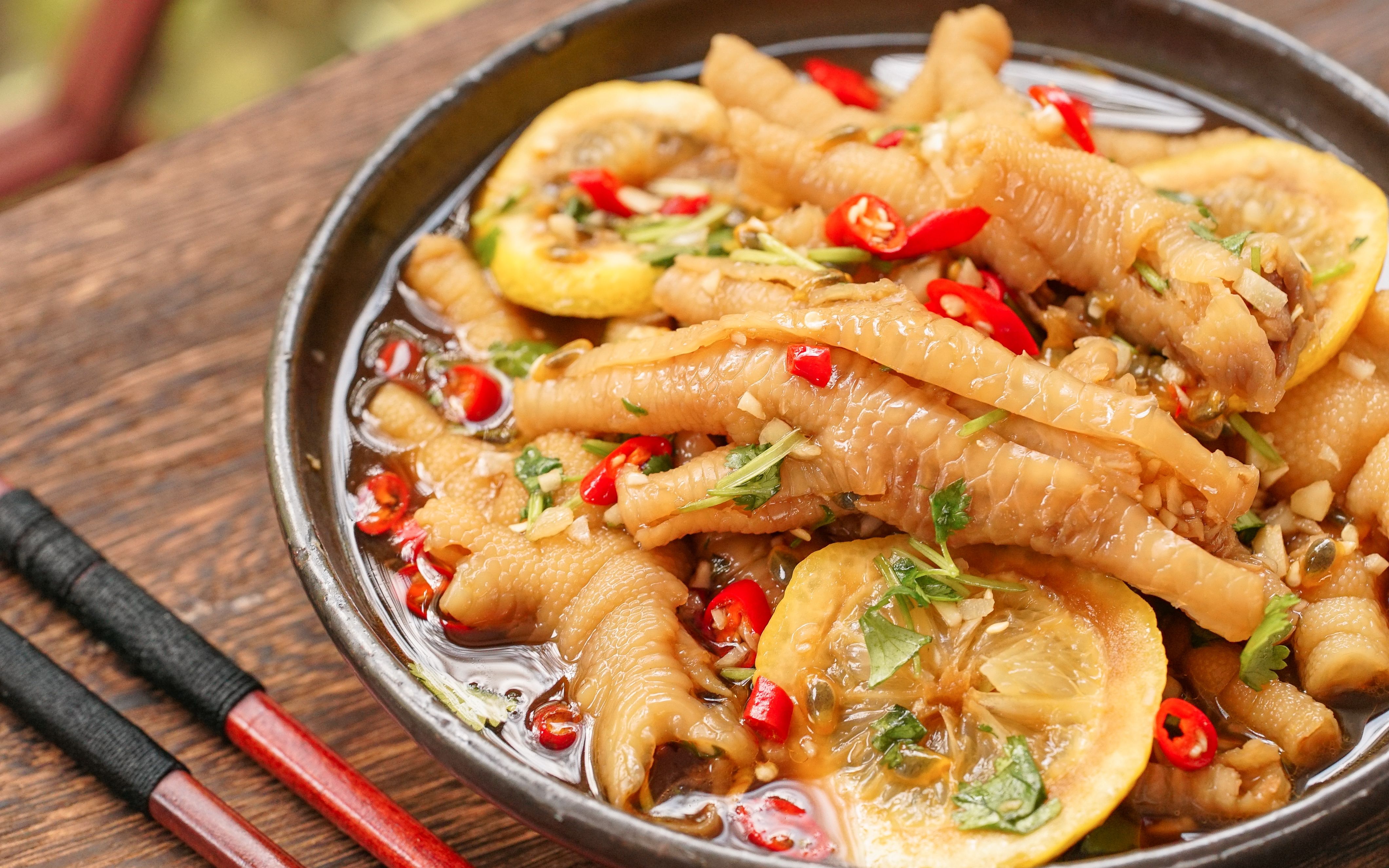 【酸辣无骨凤爪】迎接夏天,只需一道酸辣劲道脱骨的凤爪哦~