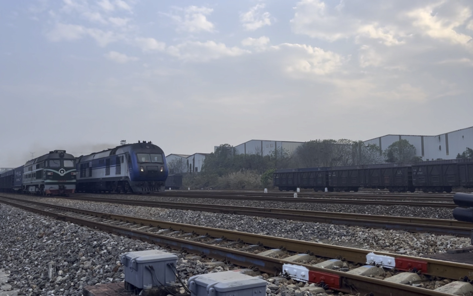 【广茂铁路】20240118 客车k511(上海南-海口)三水西站i场三道通过,本