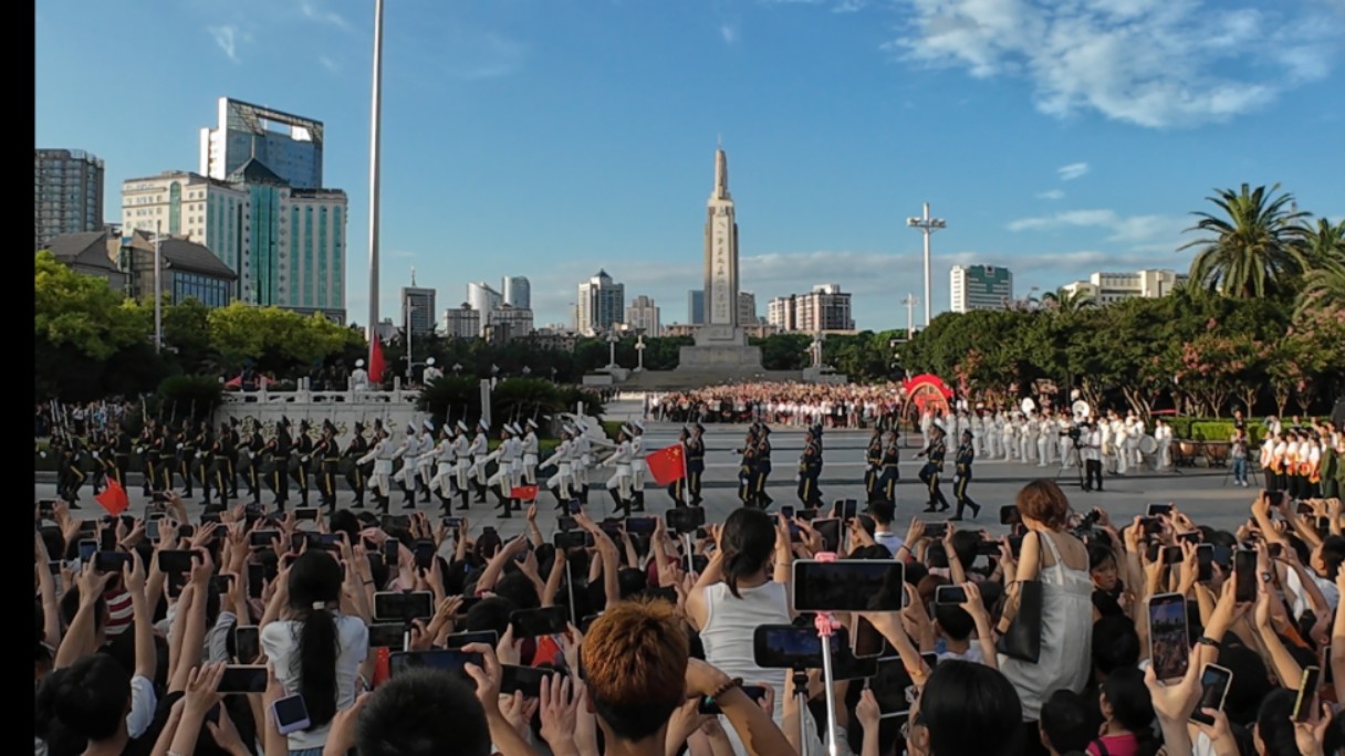 [建军97周年]南昌八一广场建军节升旗仪式后排观众视角哔哩哔哩bilibili