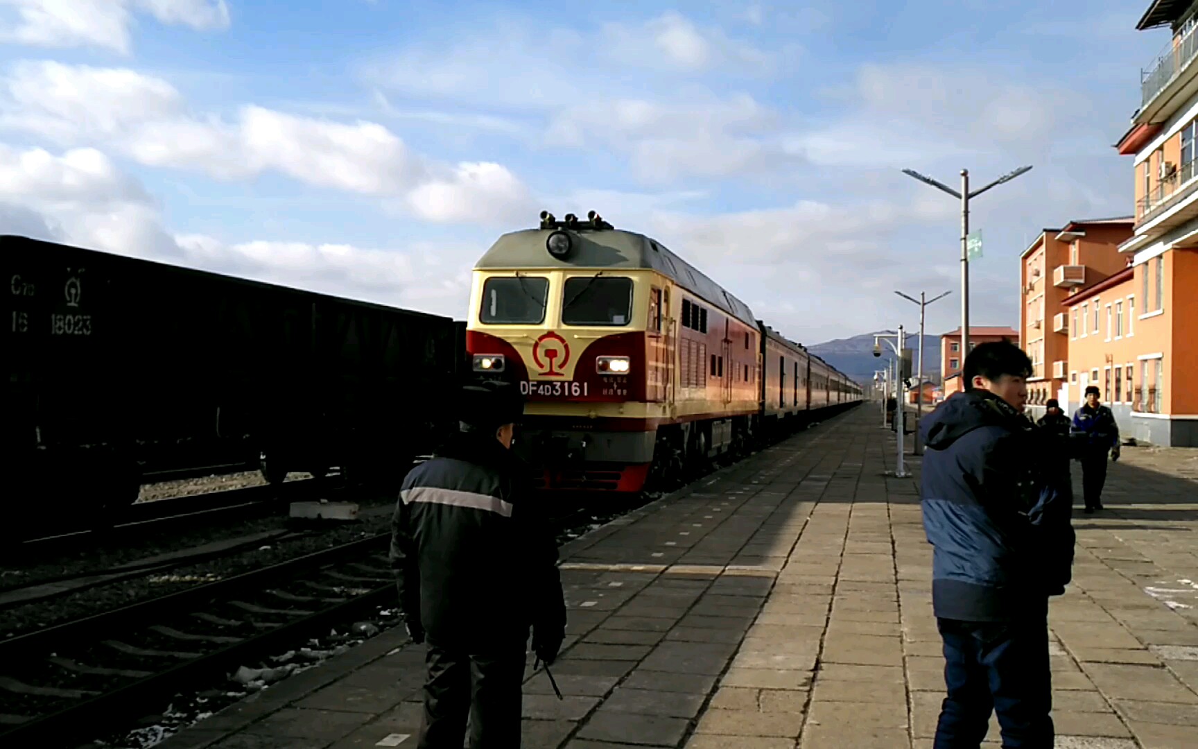 【绥佳线】老虎和蚂蚱_哔哩哔哩 (゜-゜)つロ 干杯~-bilibili