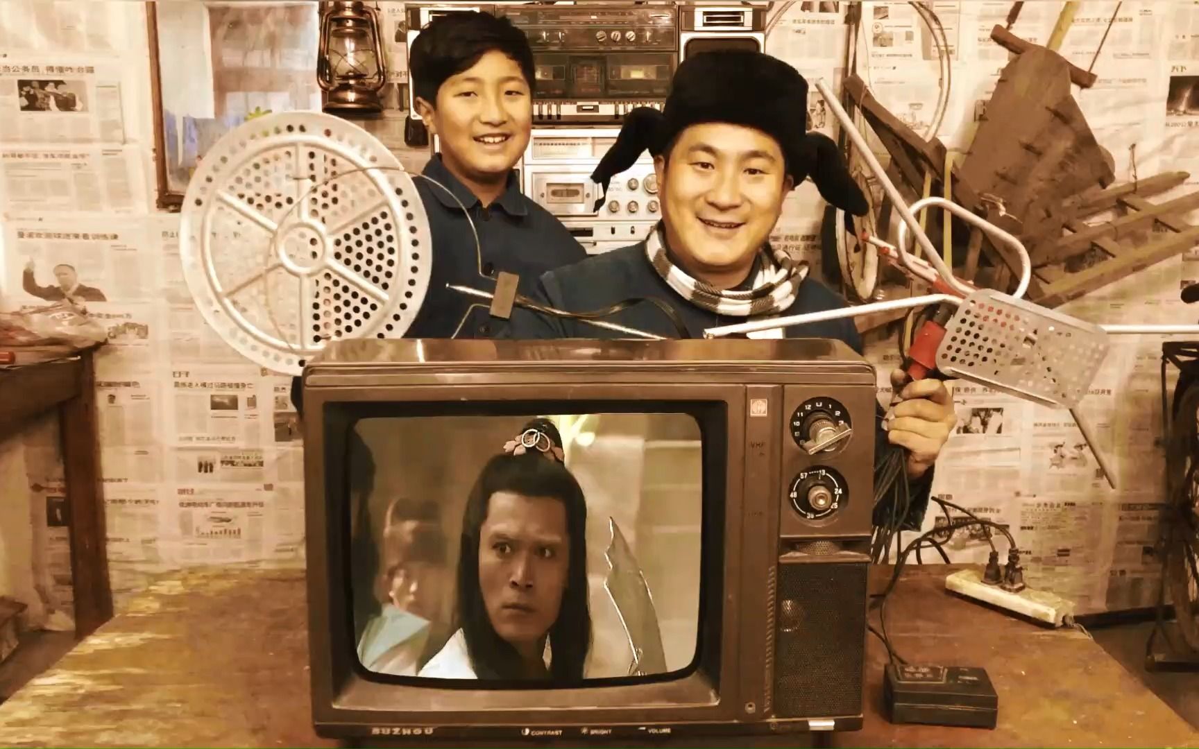 80年代童年的回忆 你还记得装001天线用黑白电视机看白眉大侠吗?