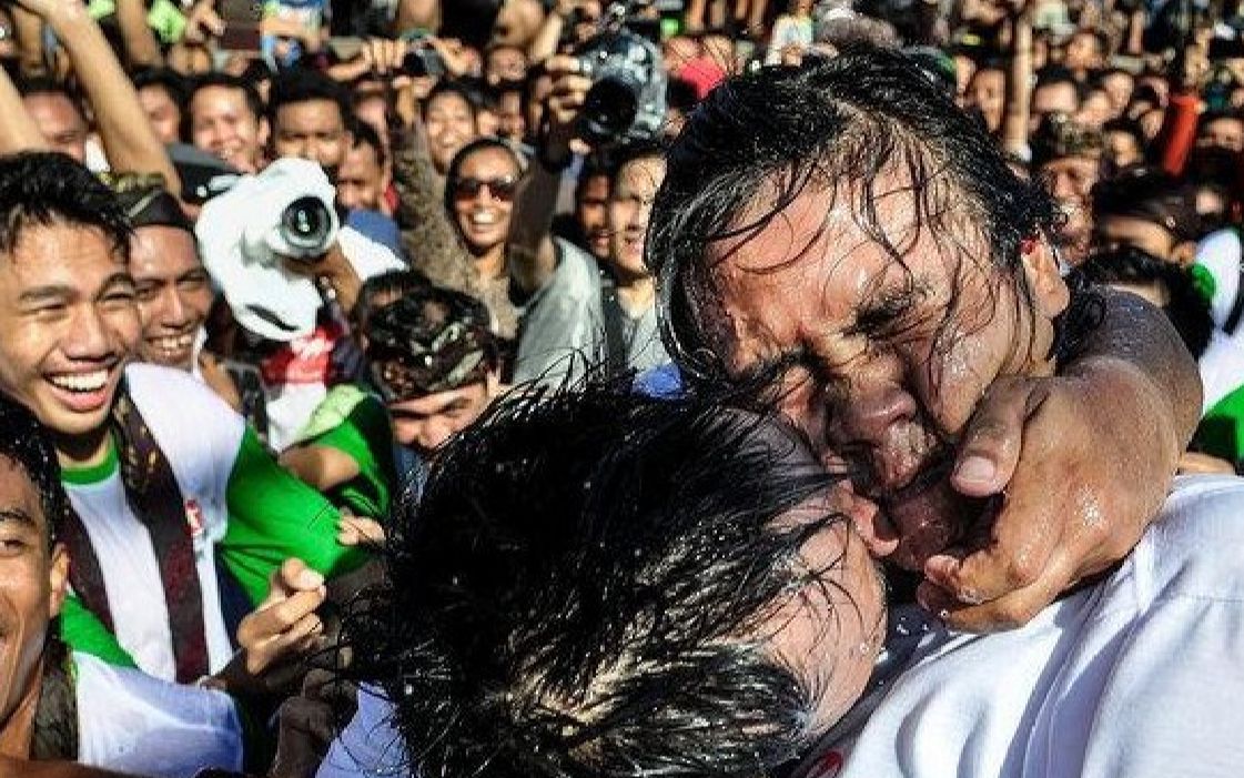 巴厘岛的流氓节目让人尴尬不已真是奇葩