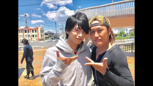 皮套演员高岩成二与历代假面骑士主角合影以及幕后