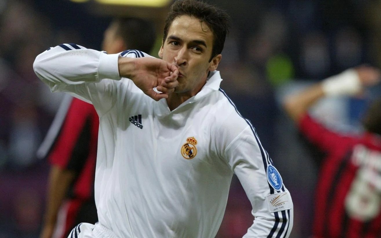 活动  伯纳乌的白衣王子 "指环王"劳尔45岁生日快乐