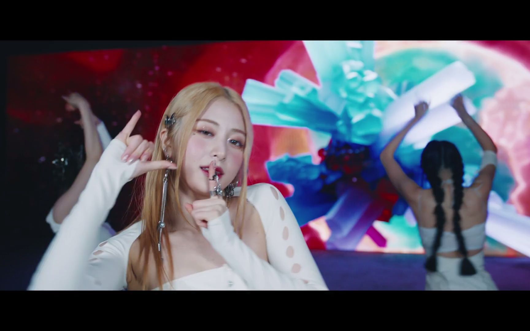 命运般的搞笑美女团le sserafim 新歌mv公开【impurities】