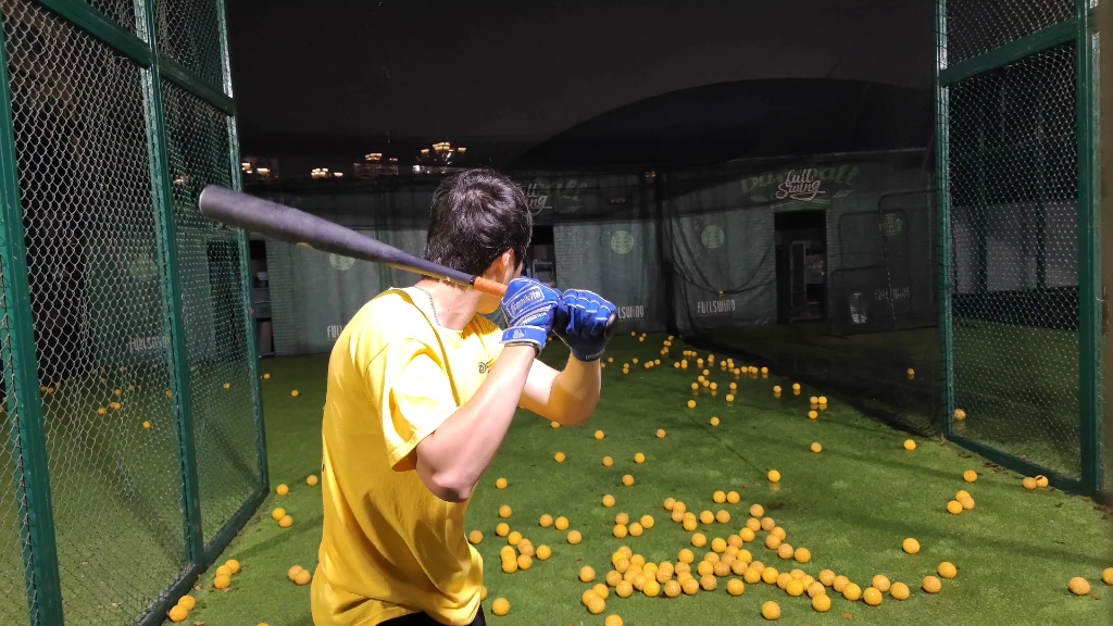 宁波洛克棒球打击管发球机体验80球速但是球道非常短优点便宜包道180