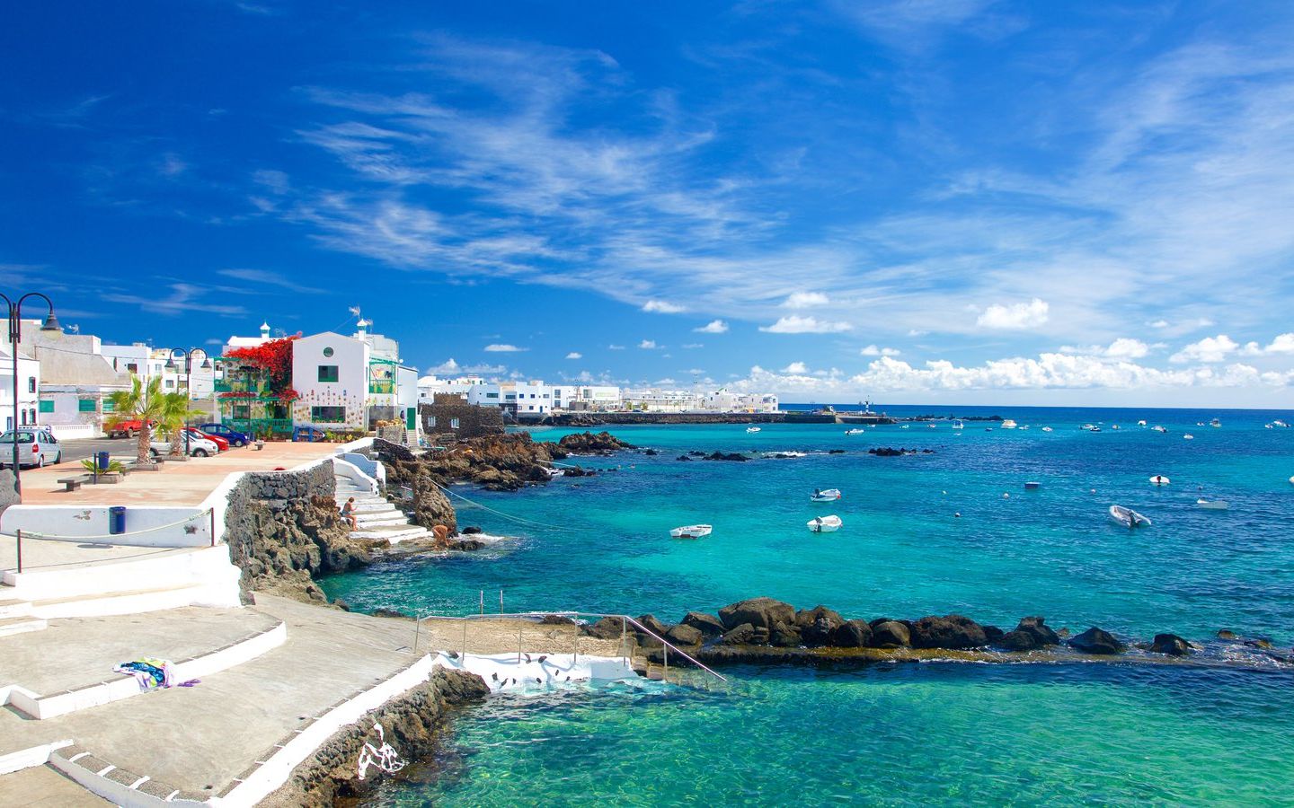 欧洲最吸引人的岛屿,1个月发生270次地震,每年却吸引1500万游客!