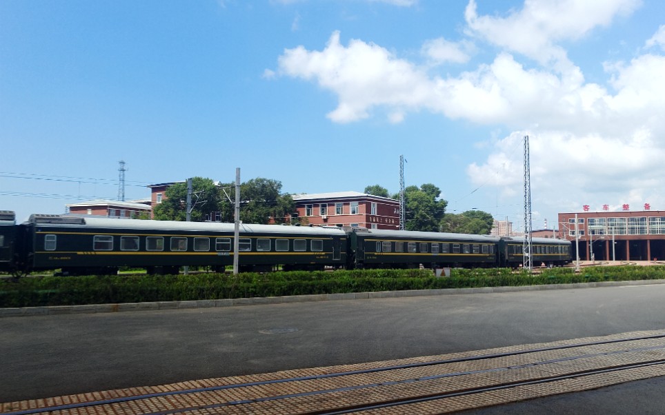 齐齐哈尔机务段客车入库