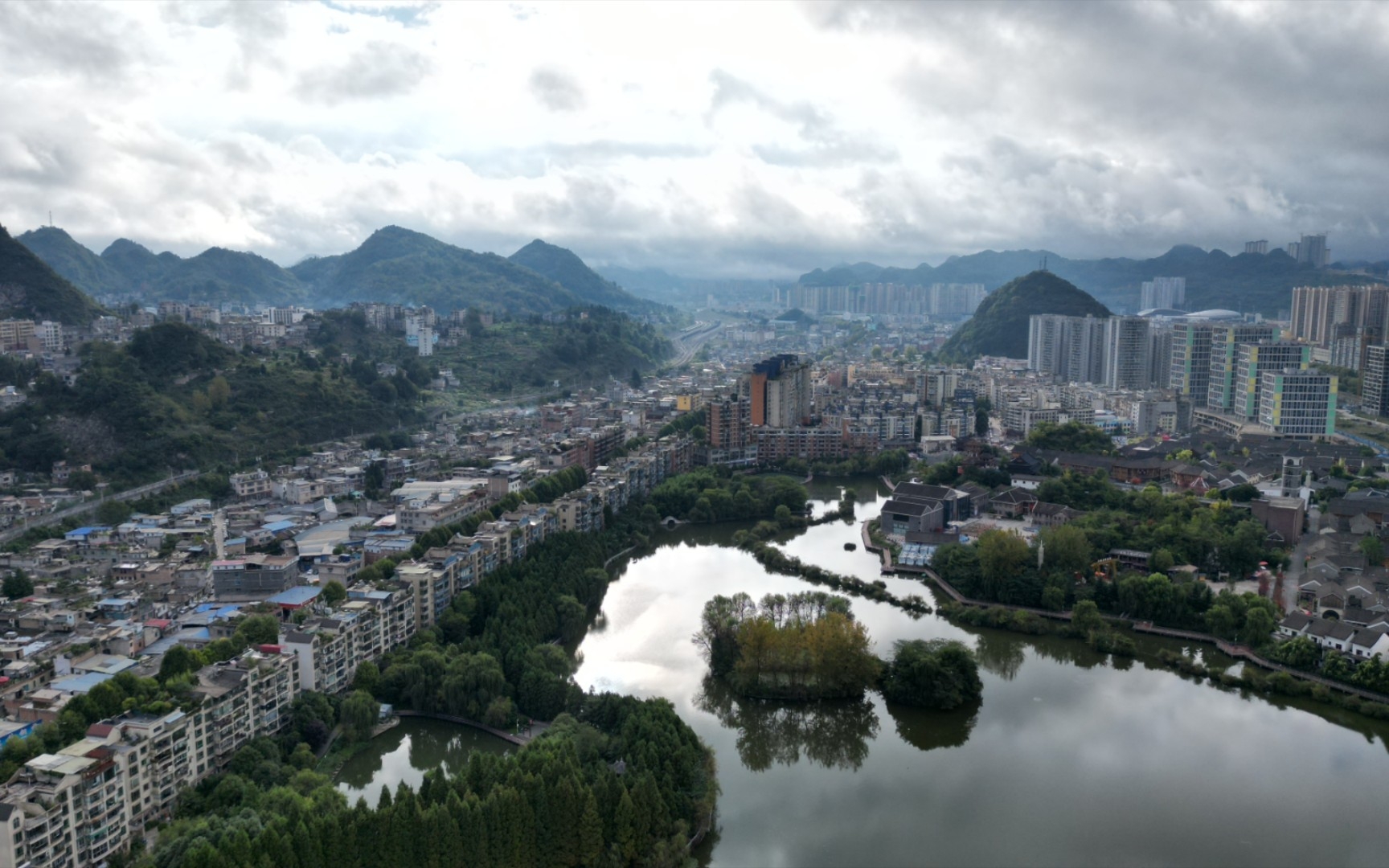 国庆特辑,带着老爸老妈走遍祖国大好河山(六盘水水城古镇).