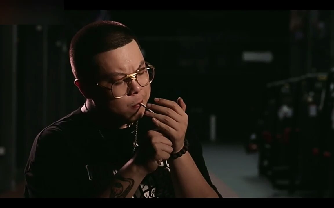 大傻 ×功夫胖:先来支烟吧~ 然后兄弟们上啊!《兄弟们上》