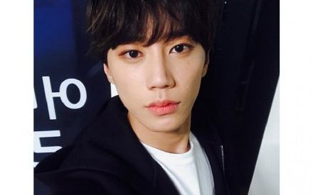 用手机看离线看更方便 桃子jun 用或其他应用扫描二维码 点赞 李俊英