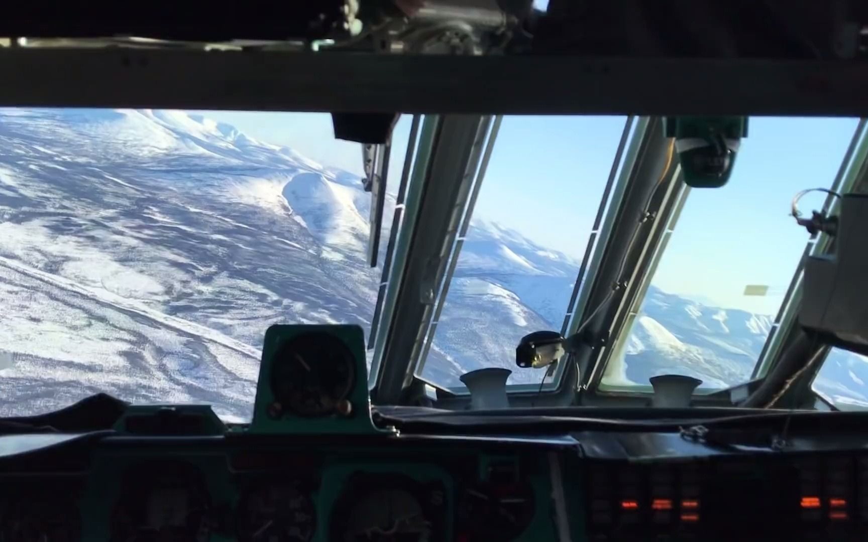 伊尔-76驾驶舱视角-马加丹索科尔机场_哔哩哔哩 (゜-゜)つロ 干杯