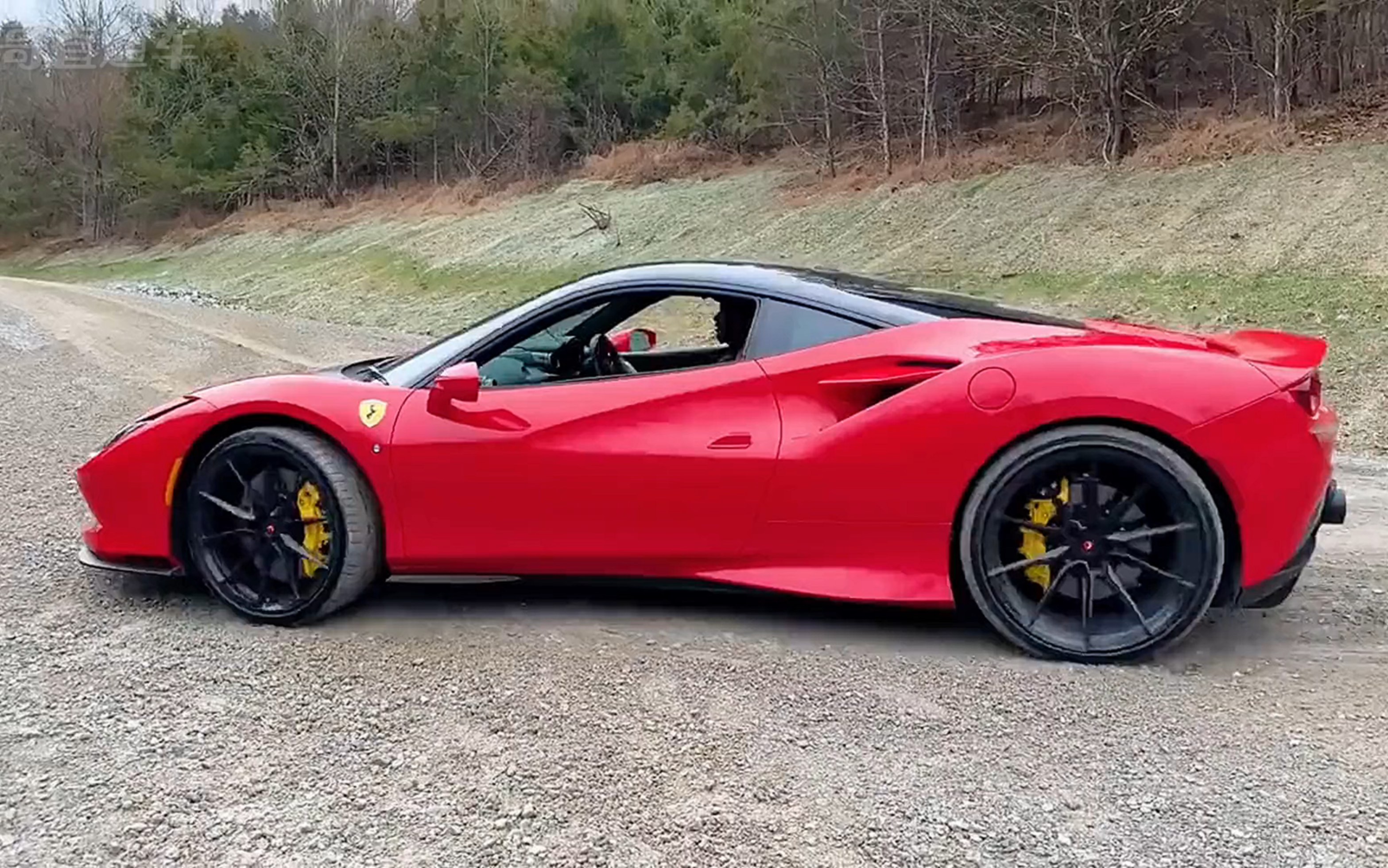 开着法拉利f8去越野是一种怎样的体验
