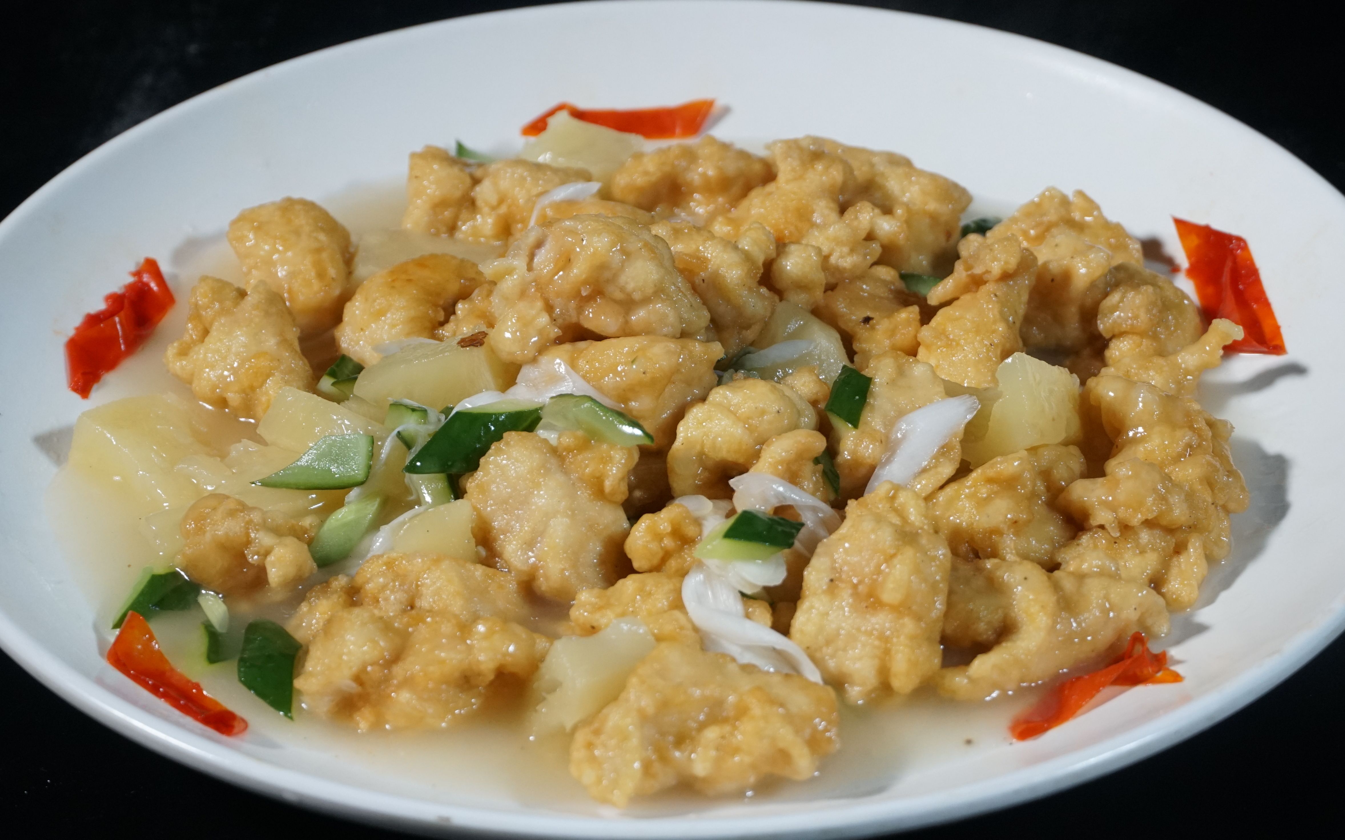 【卤鼎记美食 菠萝咕噜鸡】川菜老师傅教你做比较传统的菠萝咕噜鸡