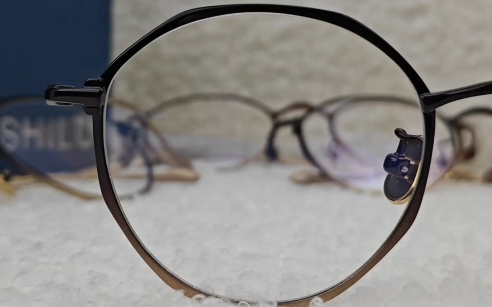 xb001紫金渐变色,不规则纯钛眼镜框,适合小脸,总宽140mm,尺码49口21