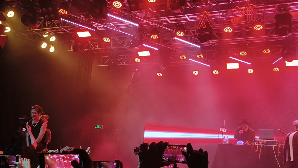 【耀乐团巡演广州站】符龙飞《做》(饭拍自留)