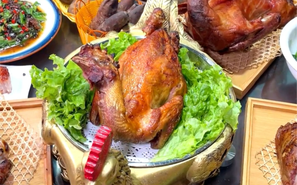 保定南二环东北土窑坑烤,肘子,大鹅全是硬菜,烤土豆味道不赖_哔哩哔哩