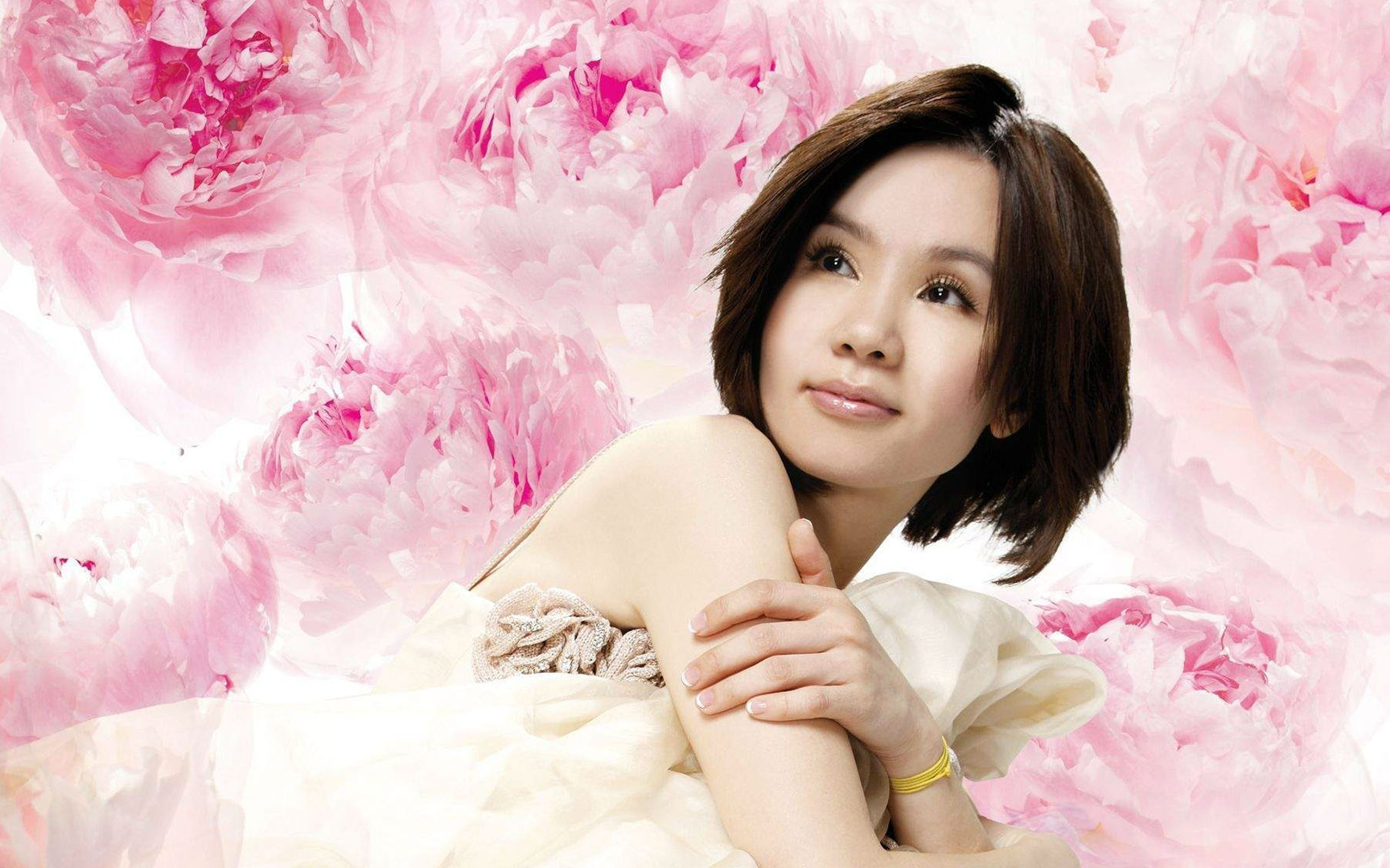 台湾女歌手90后图片