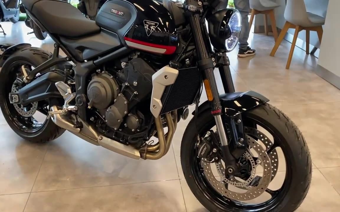 【老徐爱摩托】2021凯旋triumph trident 660 三叉戟 现代复古街车