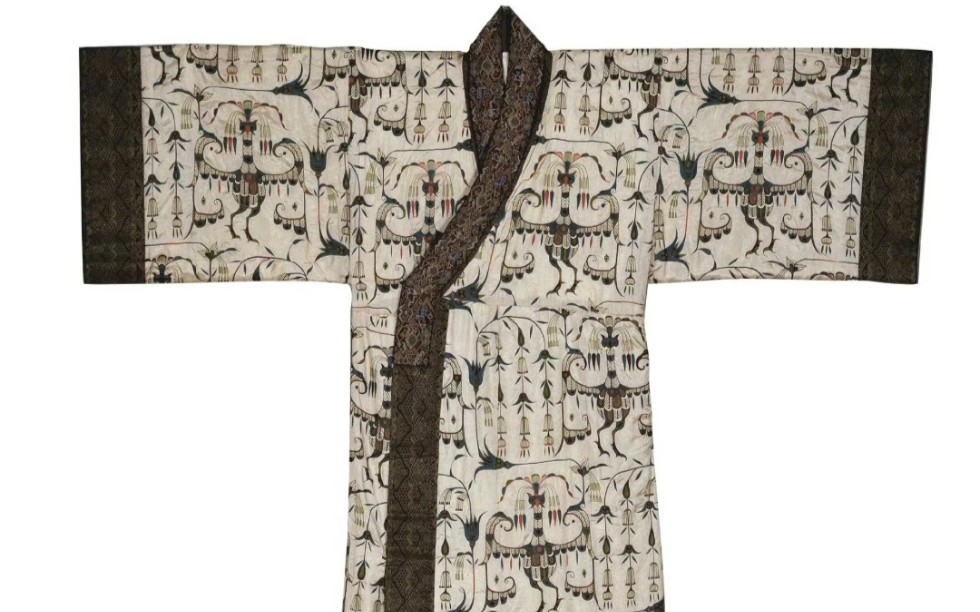 战国时期的服饰,马山楚墓出土.