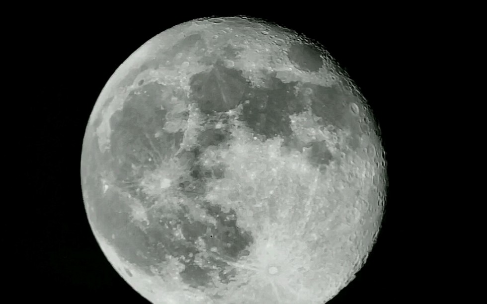 25倍观鸟镜拍月亮