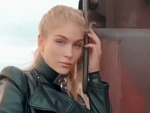 外国小姐姐的瑞典产暗黑系项圈