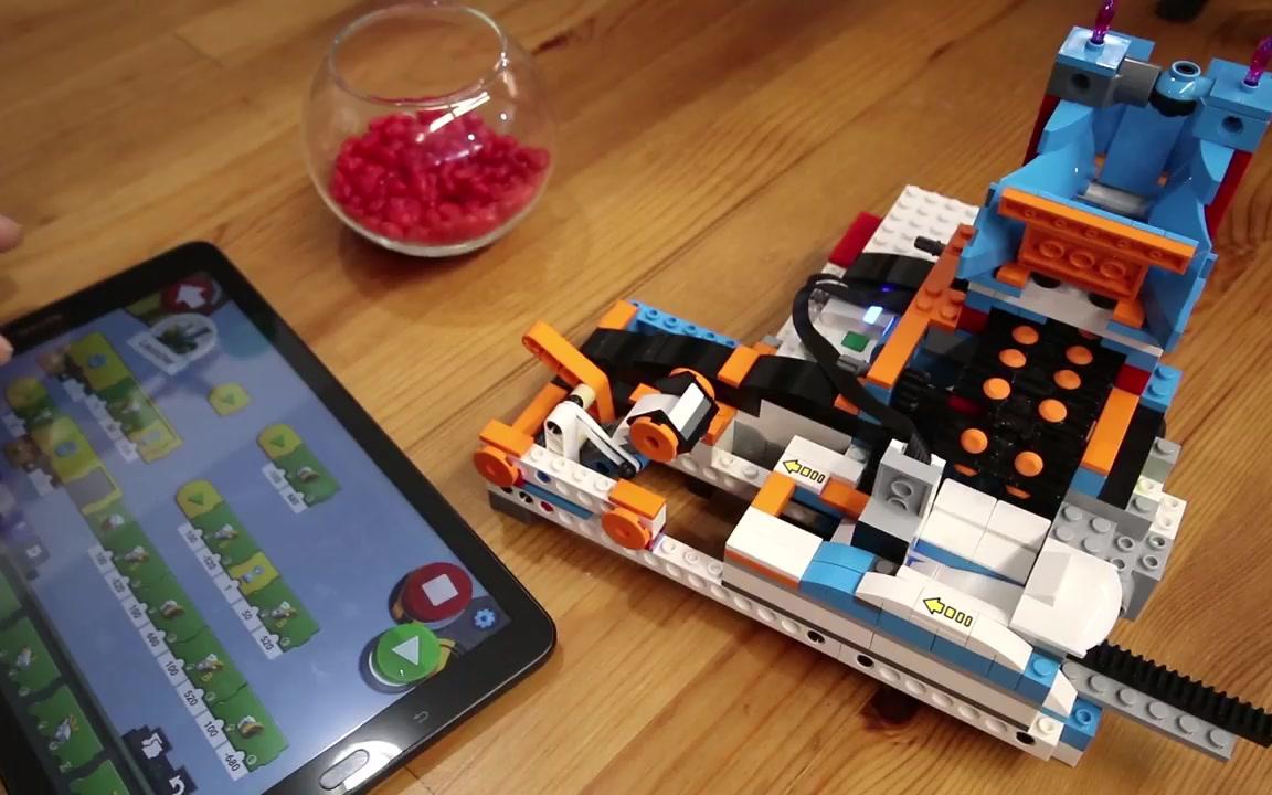 [图]投糖豆机器LEGO Cinnamon Hearts Candy Catapult