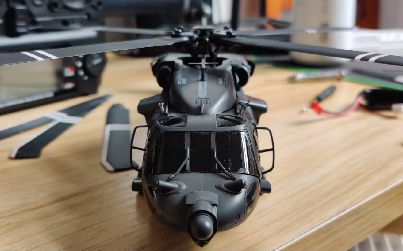 全新遥控黑鹰直升机_哔哩哔哩_bilibili