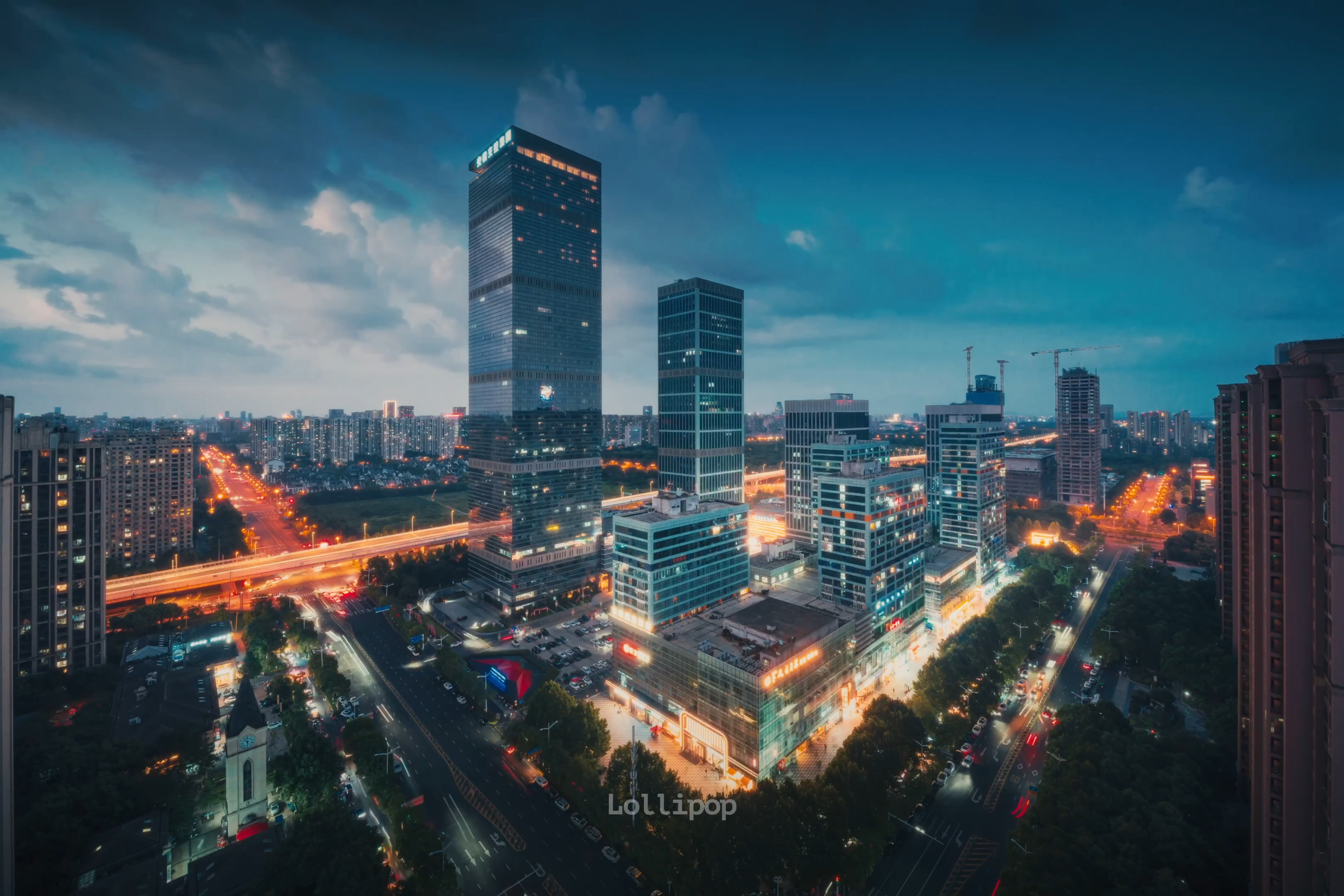 合肥跳出江淮小城的固有标签，滨湖与天鹅湖双极驱动，科创产业持续爆发，这座中部新城正在书写属于自己的崛起故事！
