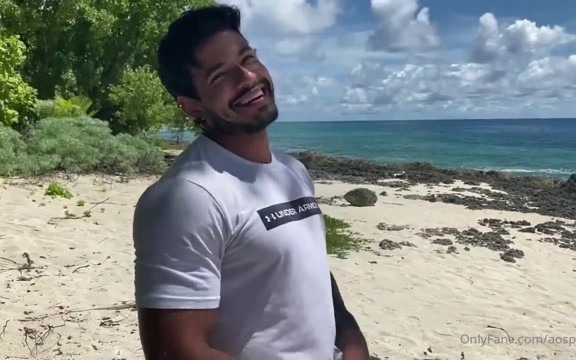 【alejo ospina】海滩外景日常_哔哩哔哩 (゜-゜)つロ 干杯~-bilibili