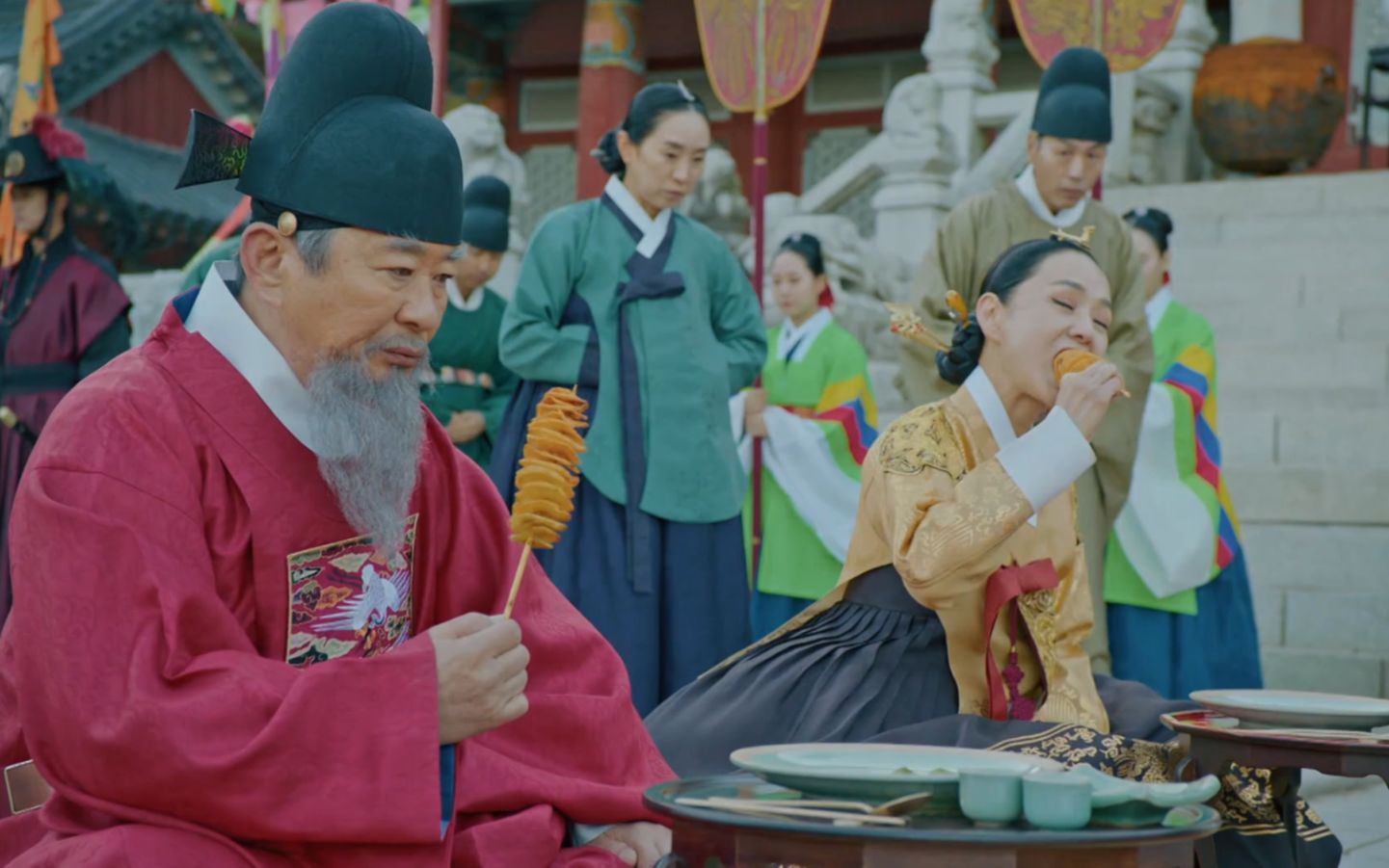 哲仁王后第5集丨大厨穿越到古代让大家吃上了汉堡和薯塔