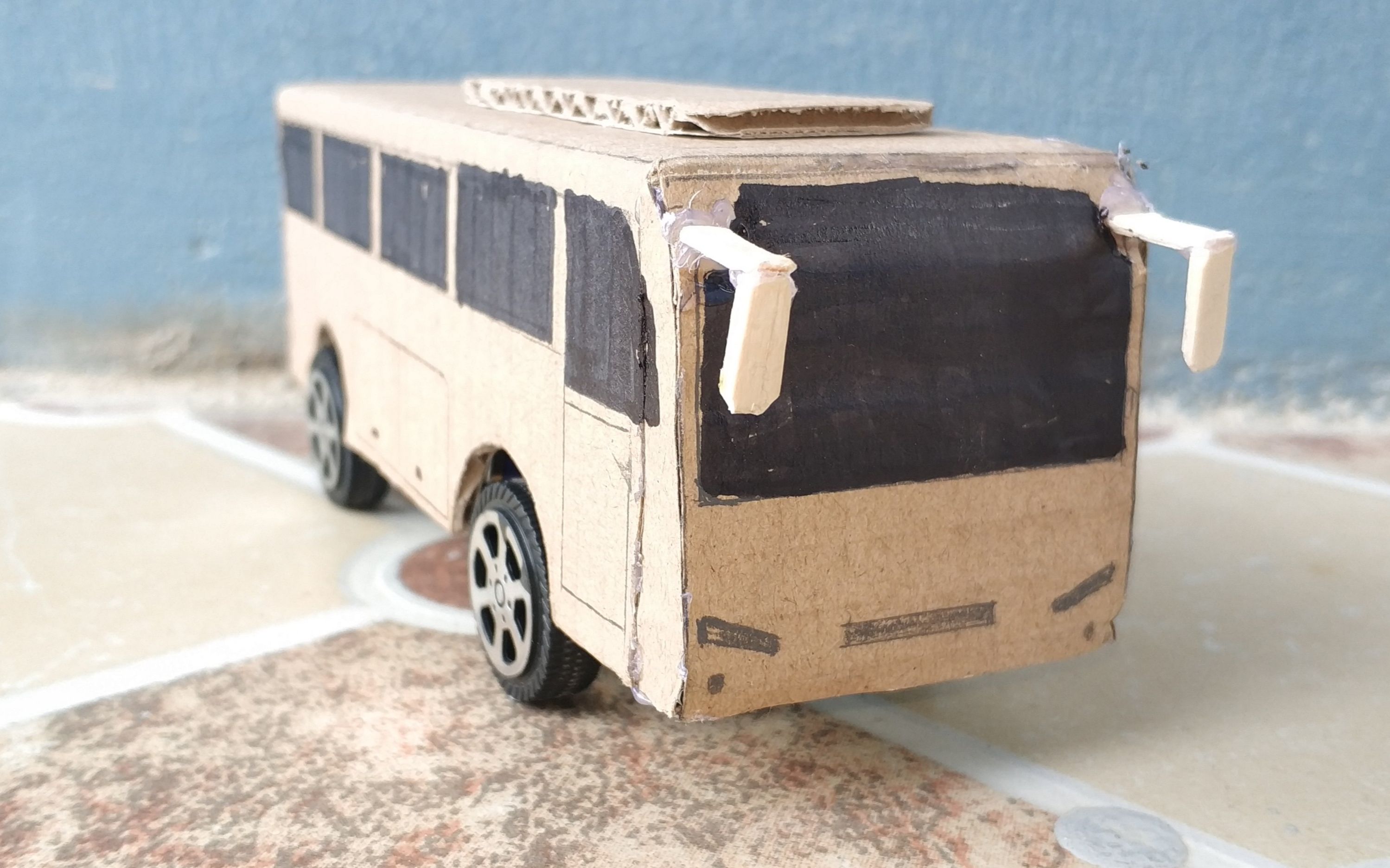 纸盒手工制作巴士图片