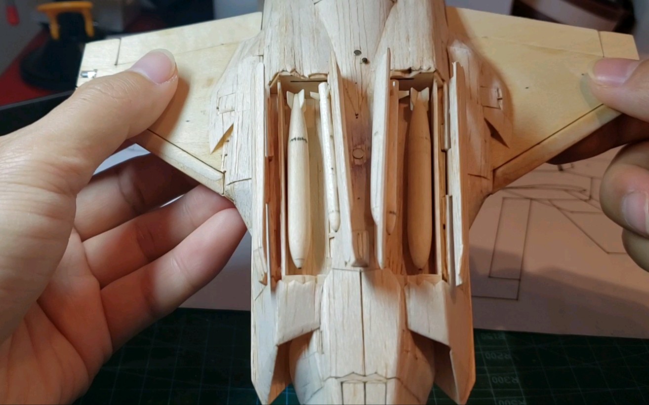 手工制作f35b 全结构模型-机腹弹仓磁吸挂载及机炮吊舱