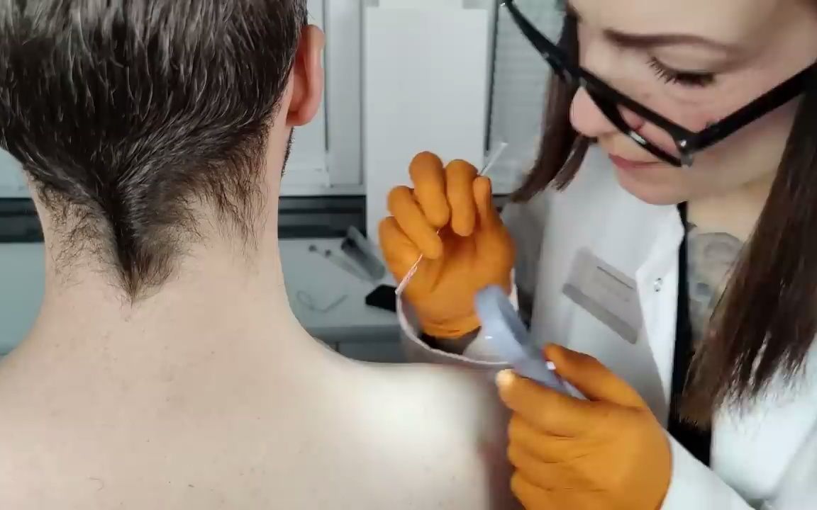 [图]【助眠-Female组合】肩部皮肤检查 - Shoulder Skin Examination & Detailed Inspection