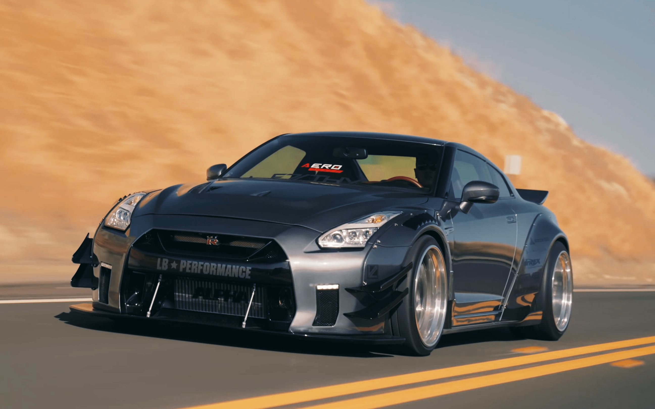 才子们 请你们用八个字形容它 日产gtr r35_哔哩哔哩_bilibili