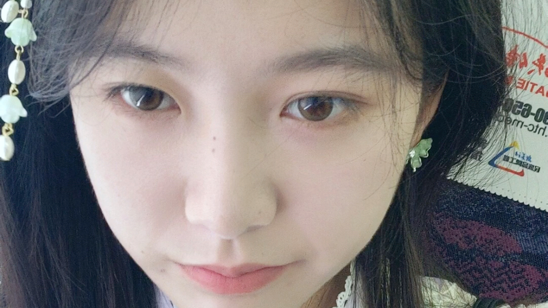🌸自我介绍：97年无锡土著，165cm，本科学历，在无锡从事教育行业工作，普通公薪家庭，原生家庭OK比较慢热，会做菜比较喜欢把家里收拾整洁。