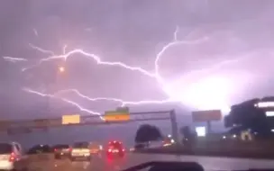 Скачать видео: 雷雨天放Metallica