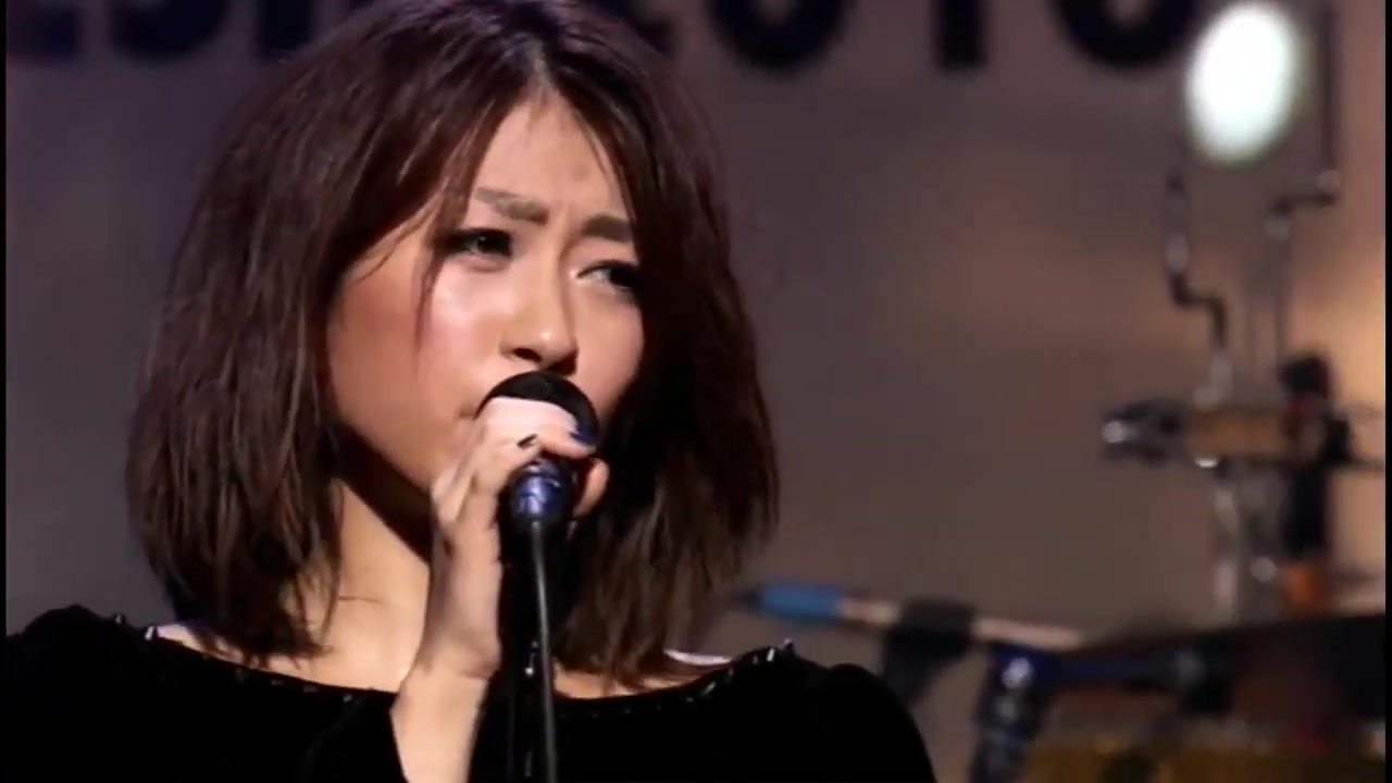 [图]宇多田光 - Come Back to Me (In The Flesh 2010)