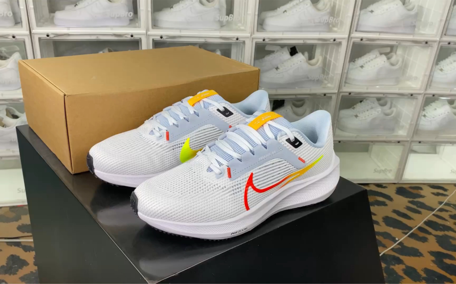 【權威實拍】nike air zoom pegasus 40 wide 飛馬跑鞋 網織白淺灰