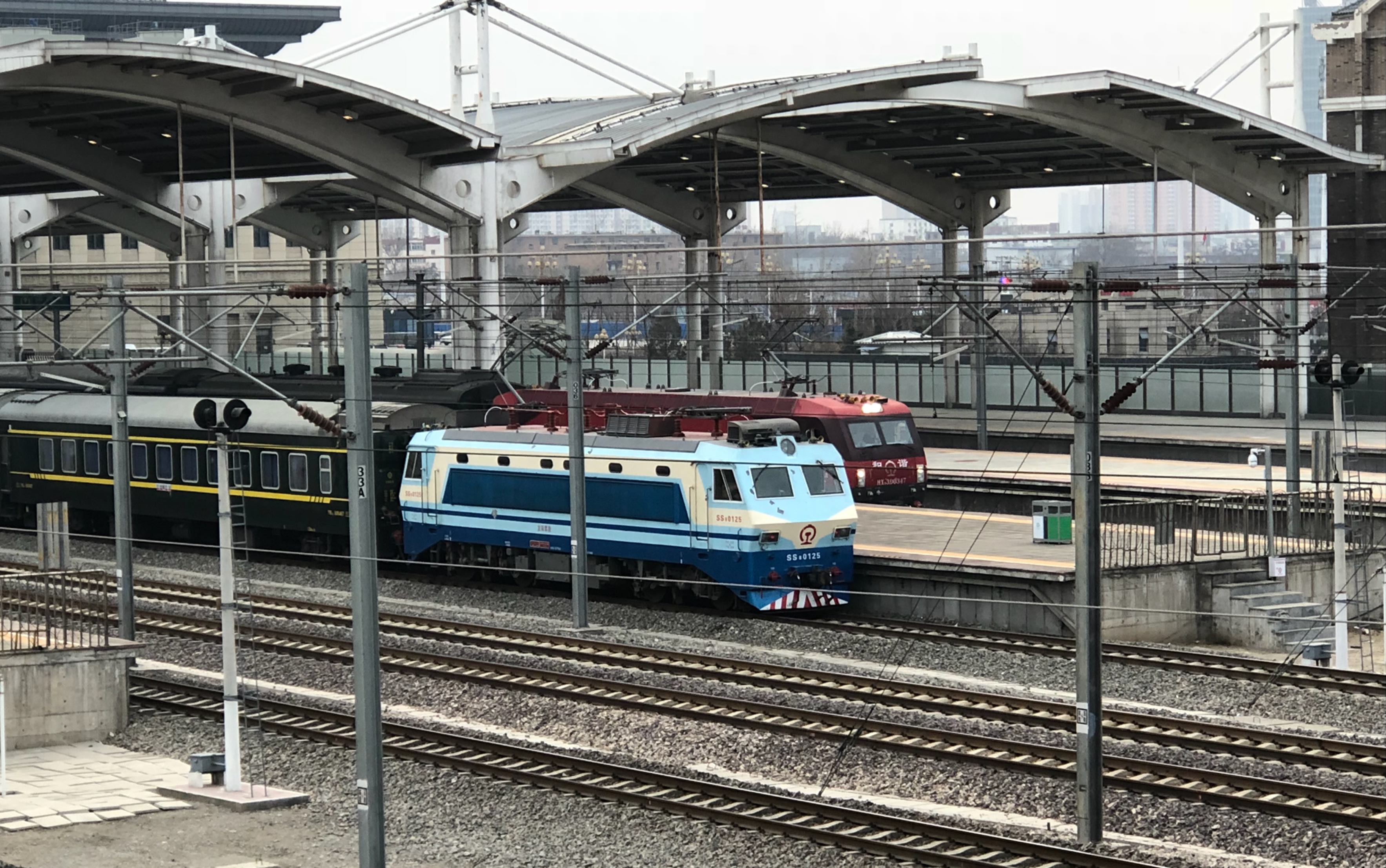 京局邯段ss8牵引k5218次列车(含原色冀州号车厢)保定站出站作业_哔哩